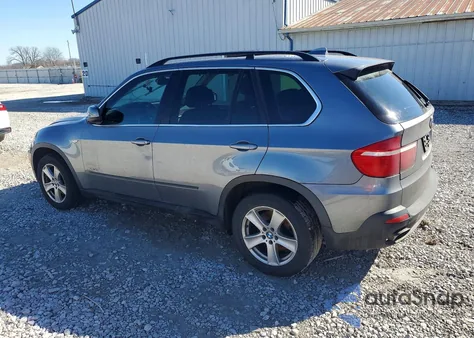2010 BMW X5 xDrive48I z USA, uszkodzony, nr VIN 5UXFE8C56AL312209